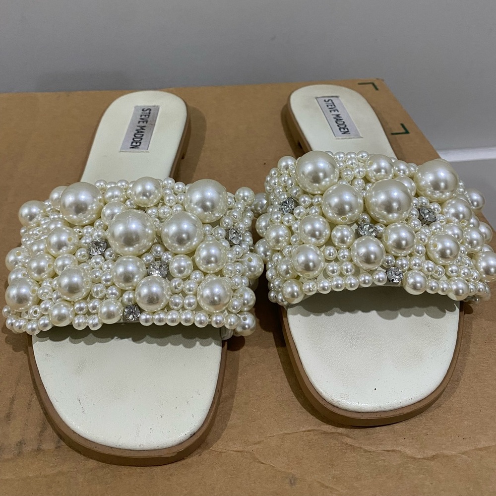 Pearl Steven Madden sandals